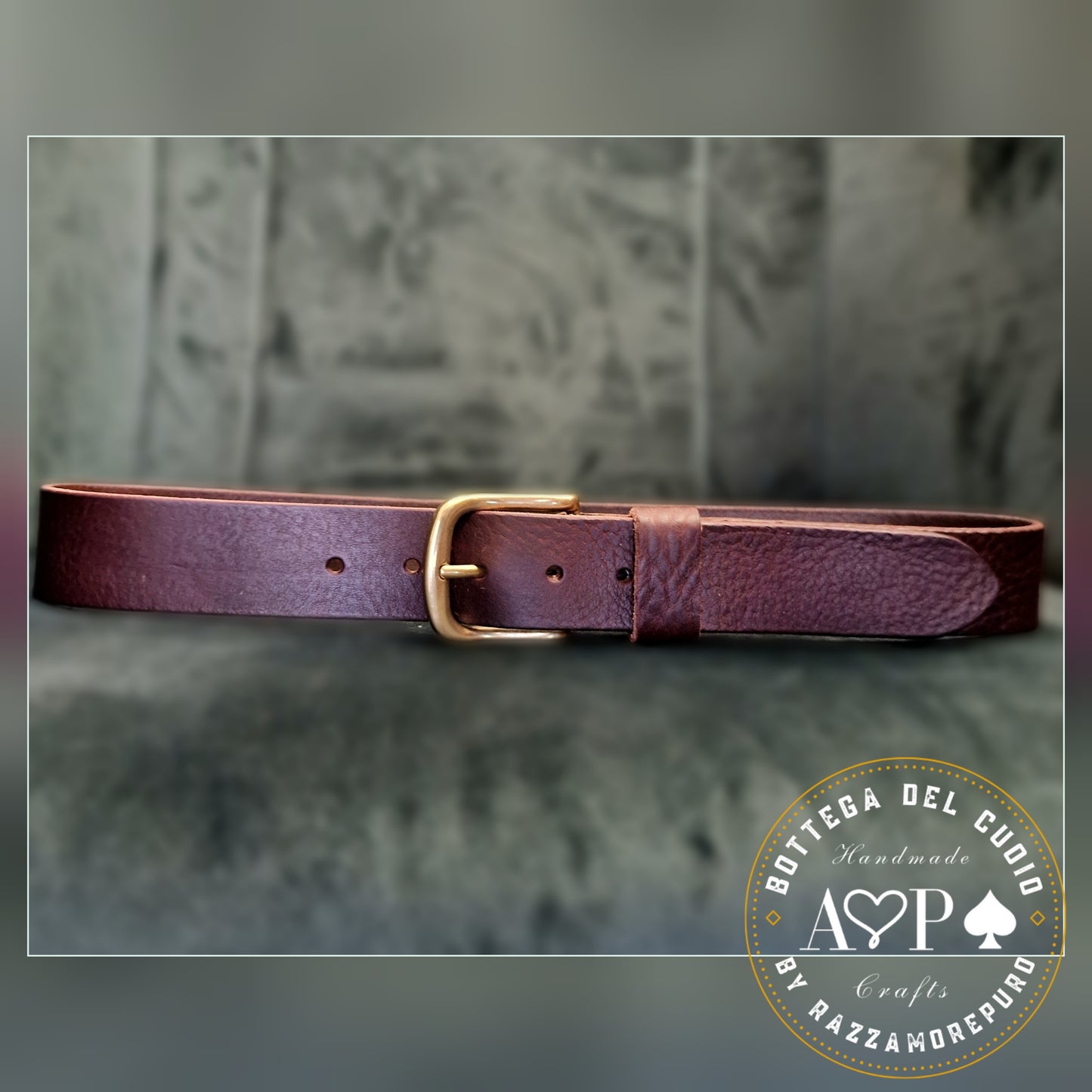 Unisex SAGITTA belt with brass buckle embellished with an engraved name or date