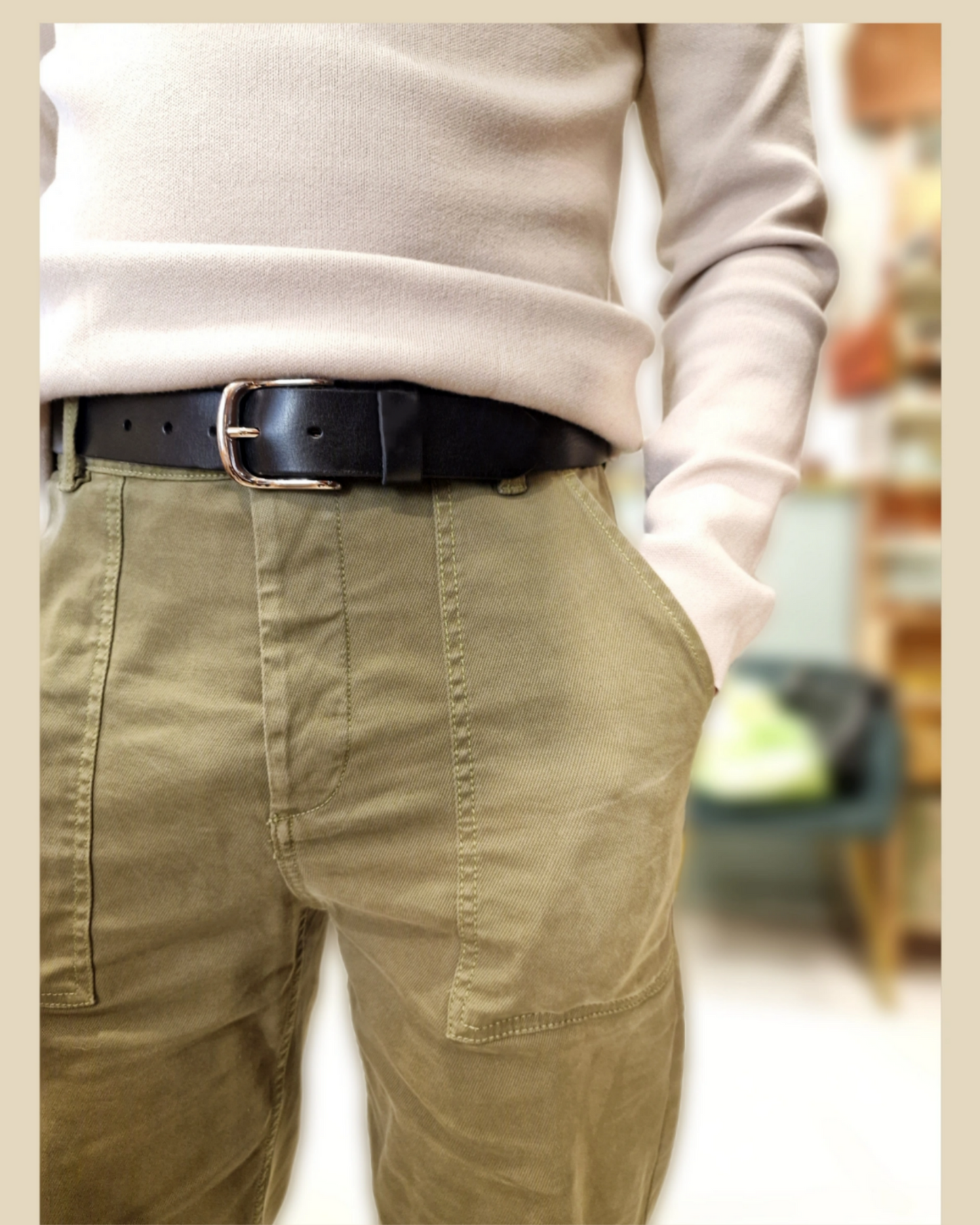 Unisex SAGITTA belt with brass buckle embellished with an engraved name or date