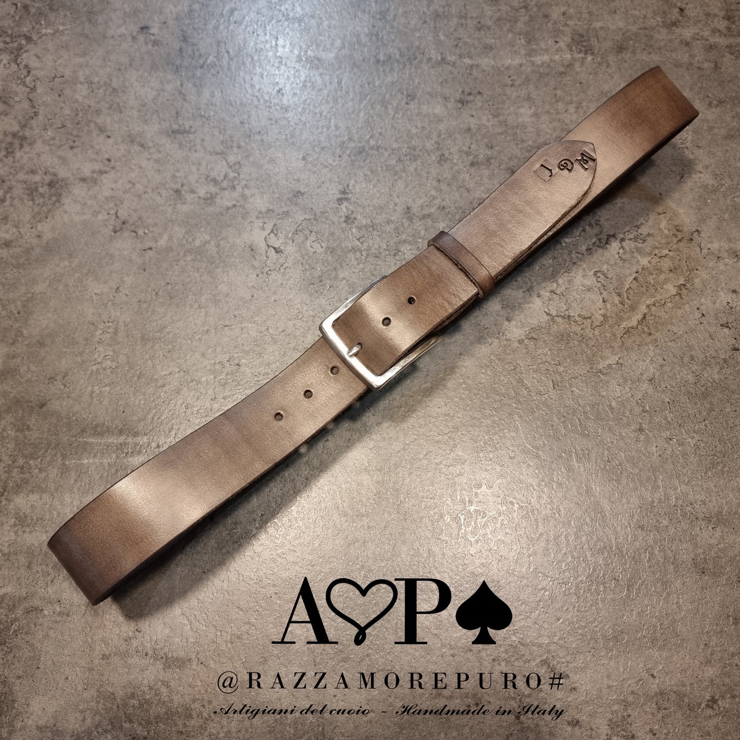 Cintura CIRCINUS  con fibbia classica in ottone impreziosita con le tue iniziali incise