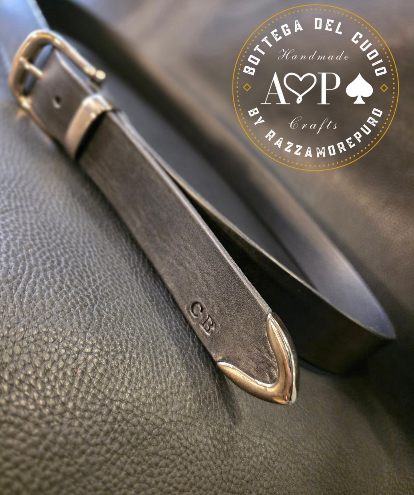 Unisex SAGITTA belt with brass buckle embellished with an engraved name or date