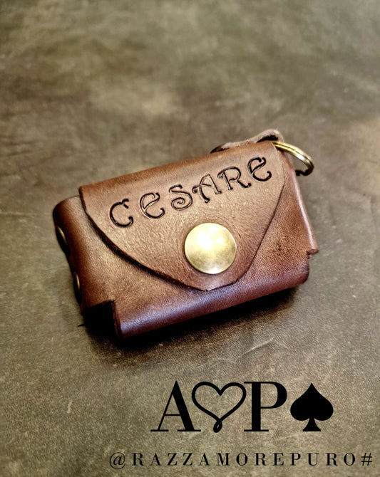 Porte-sac en cuir PYXIS avec nom gravé