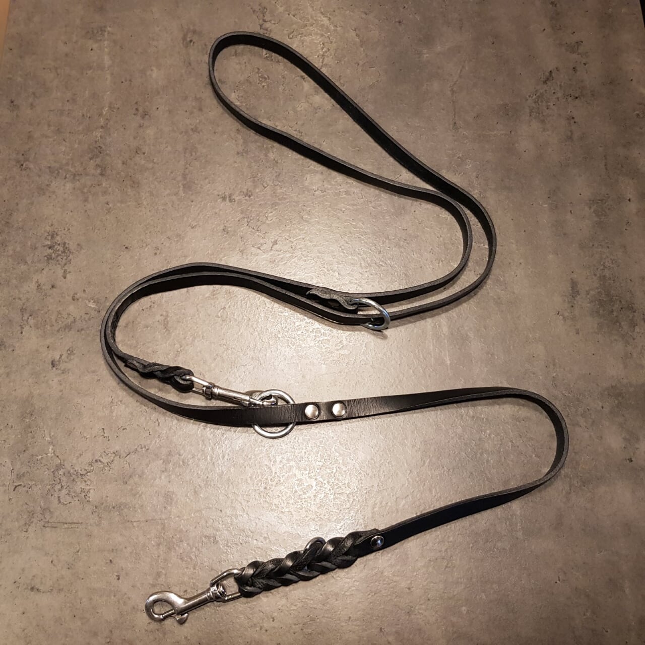 VULPECULA adjustable leash for medium size