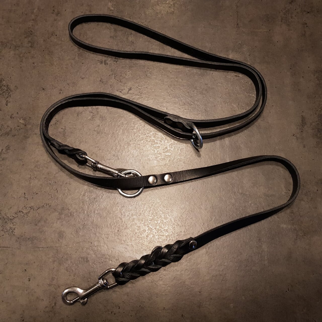 VULPECULA adjustable leash for medium size