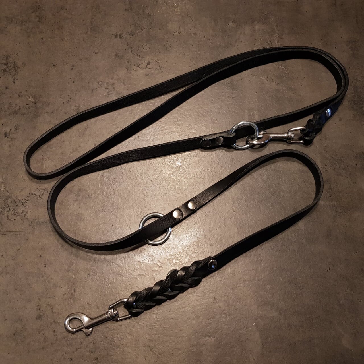 VULPECULA adjustable leash for medium size