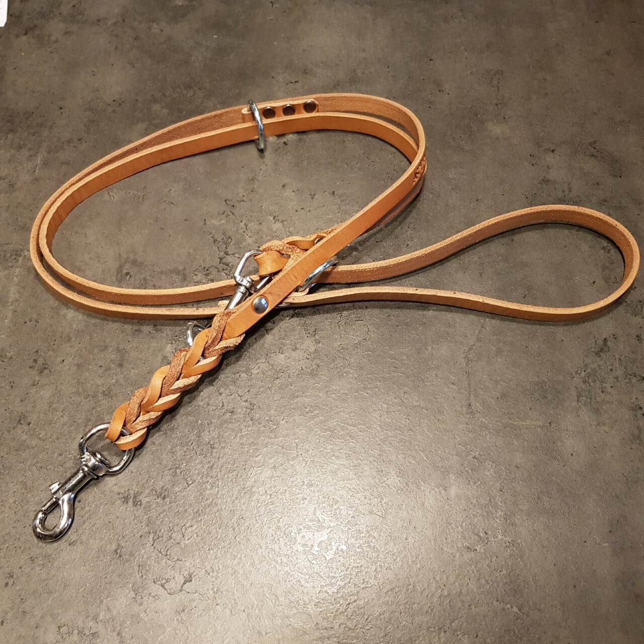 VULPECULA adjustable leash for medium size