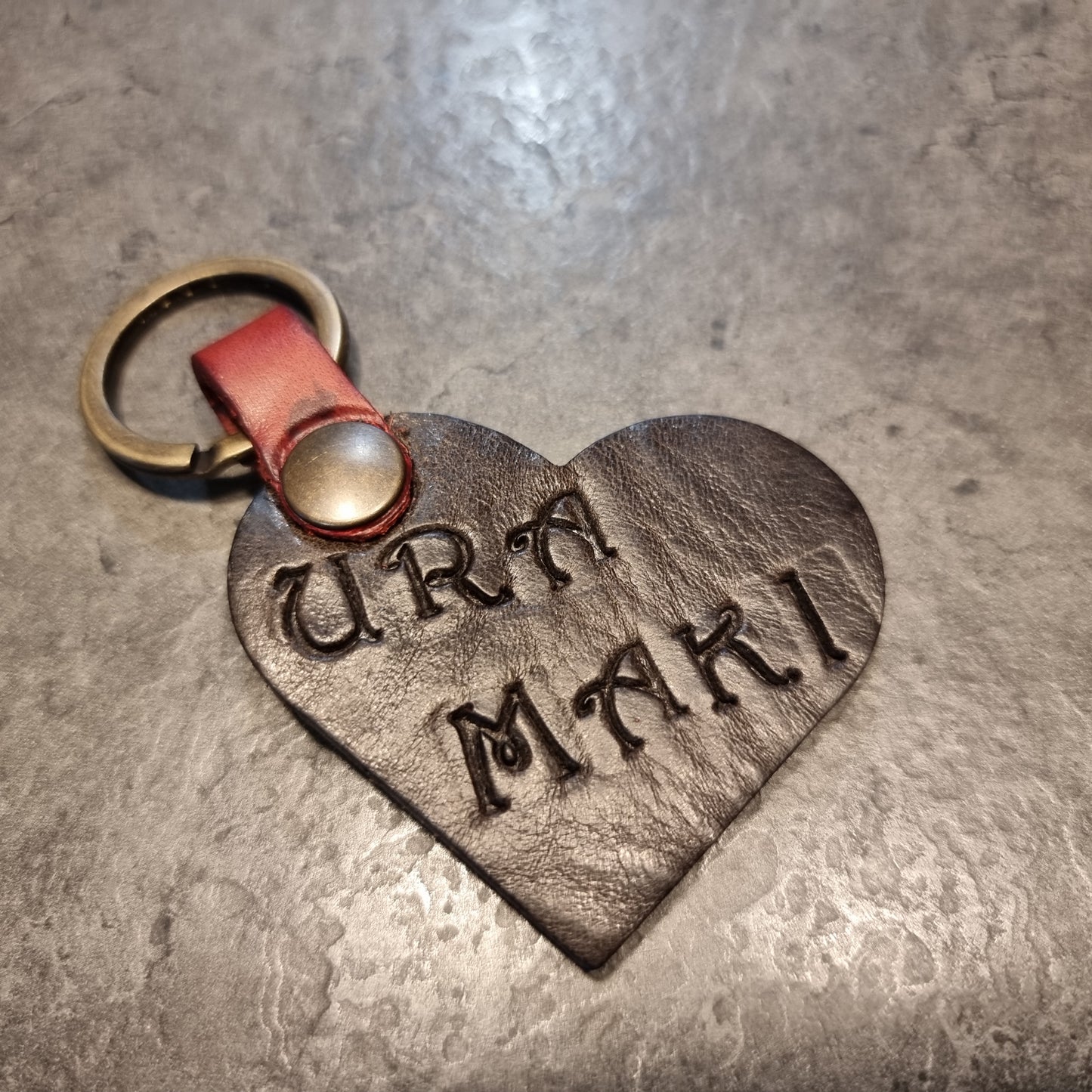 APUS key ring with personalized engraving