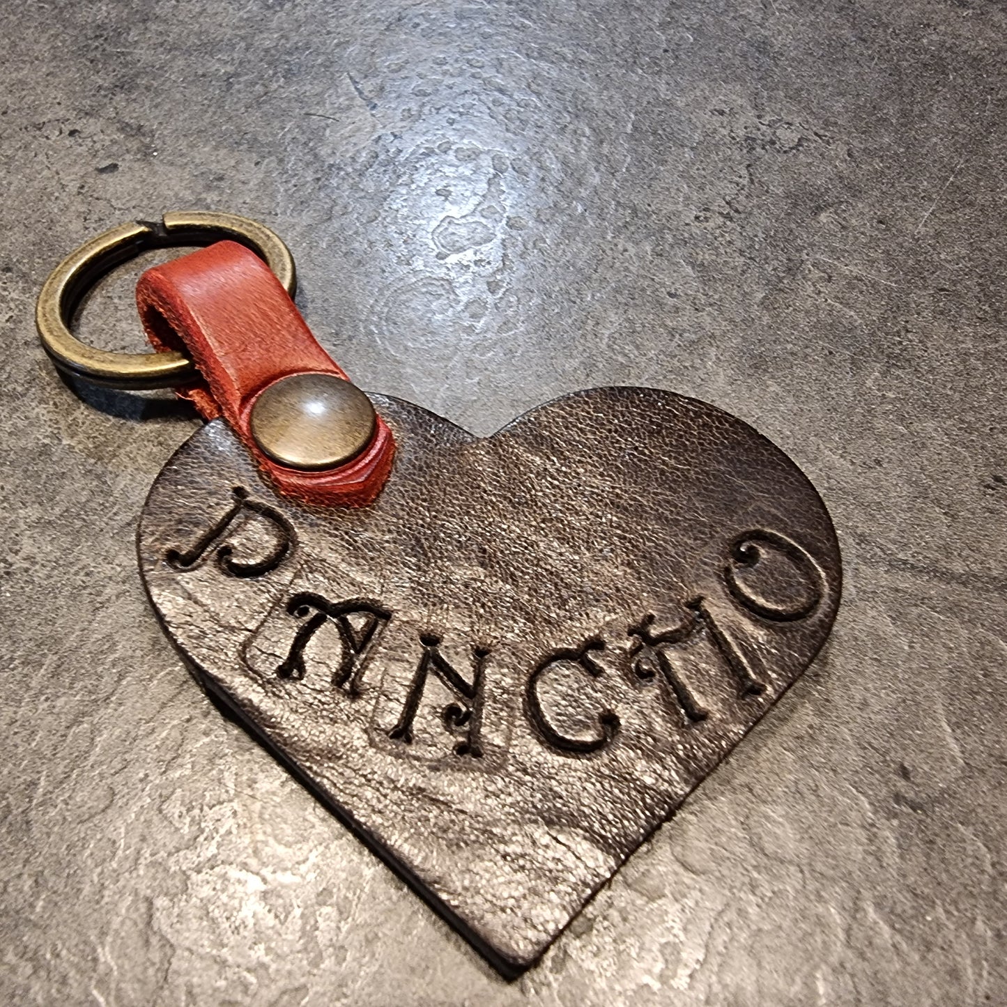 APUS key ring with personalized engraving