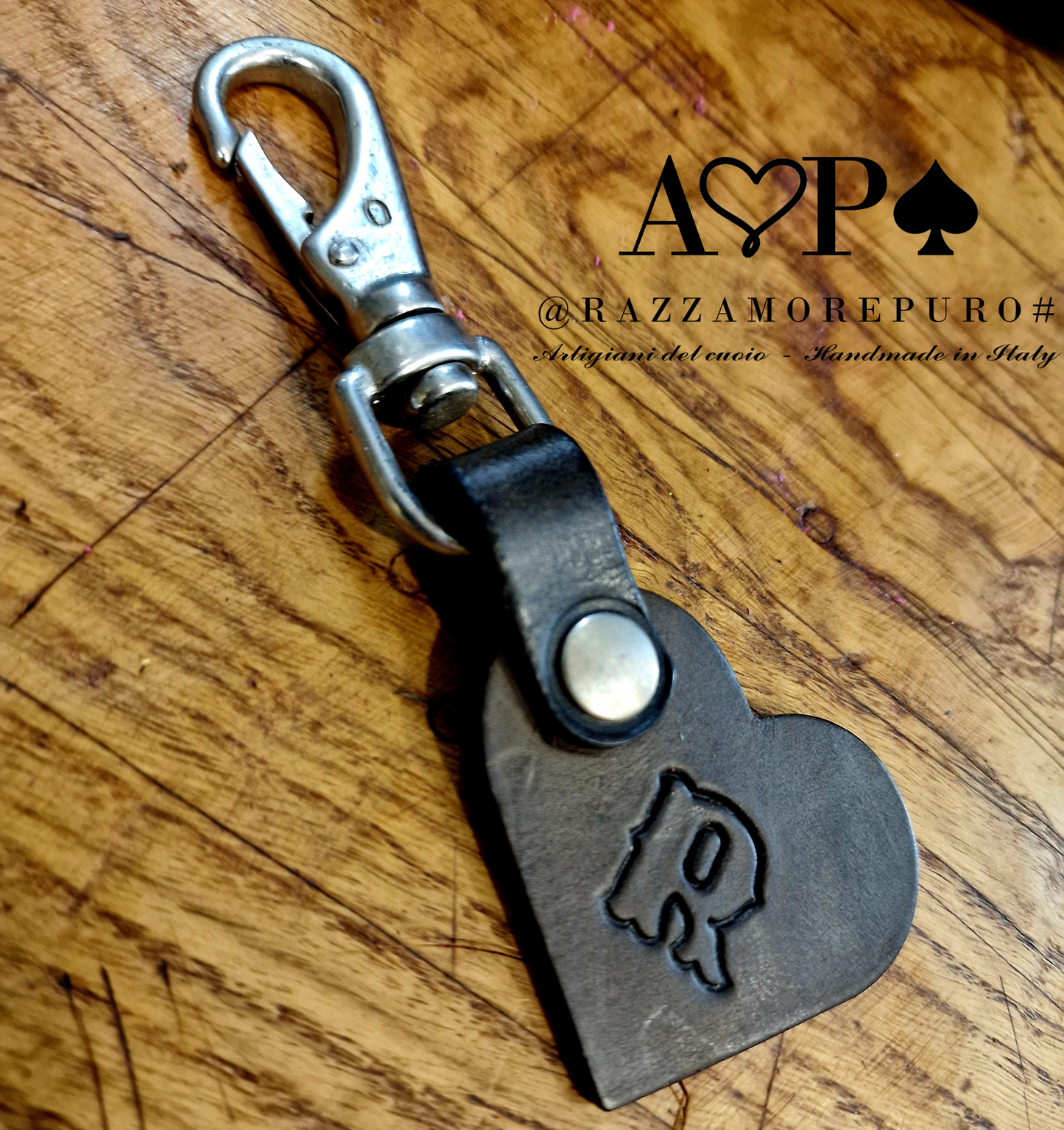 APUS key ring with personalized engraving