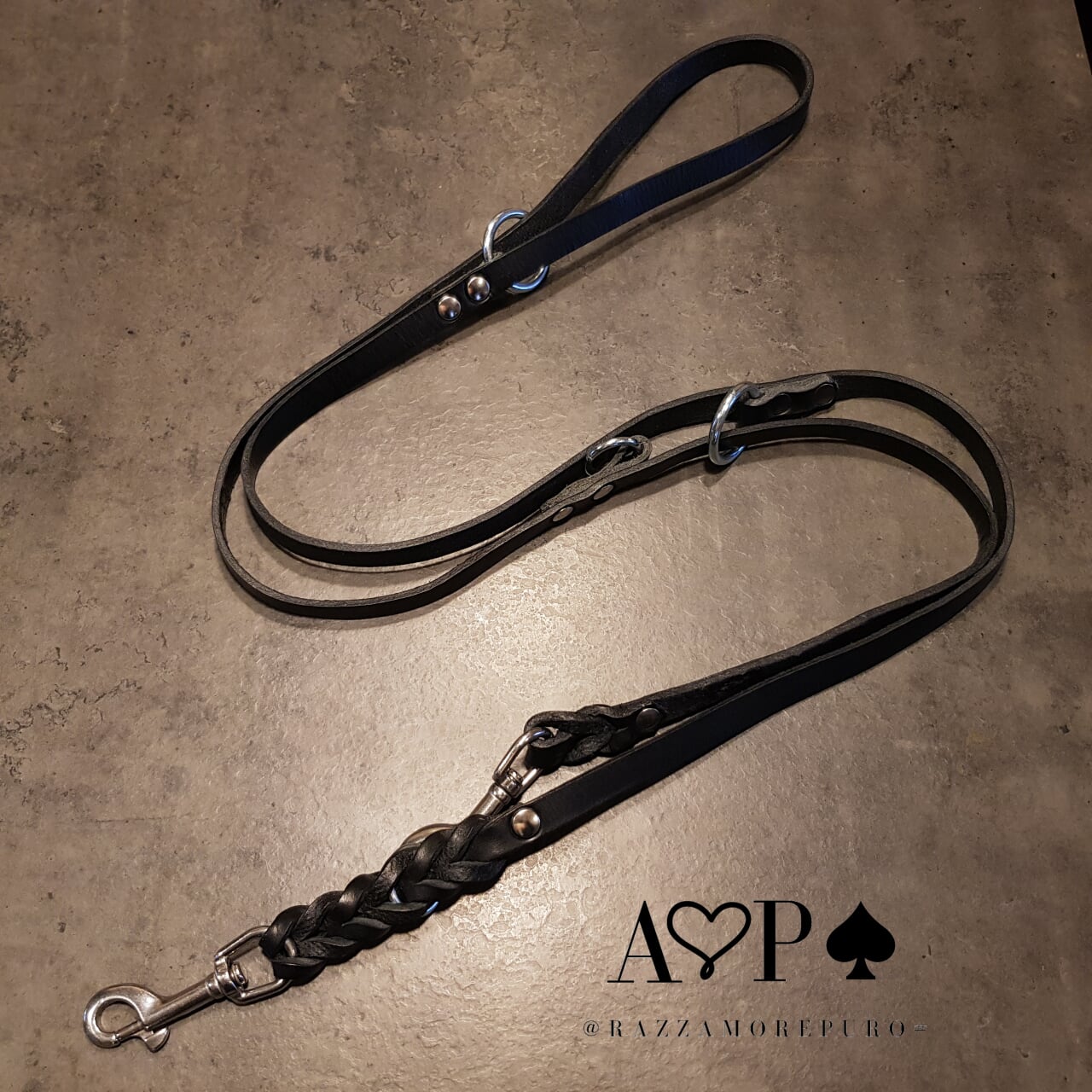 VULPECULA adjustable leash for medium size